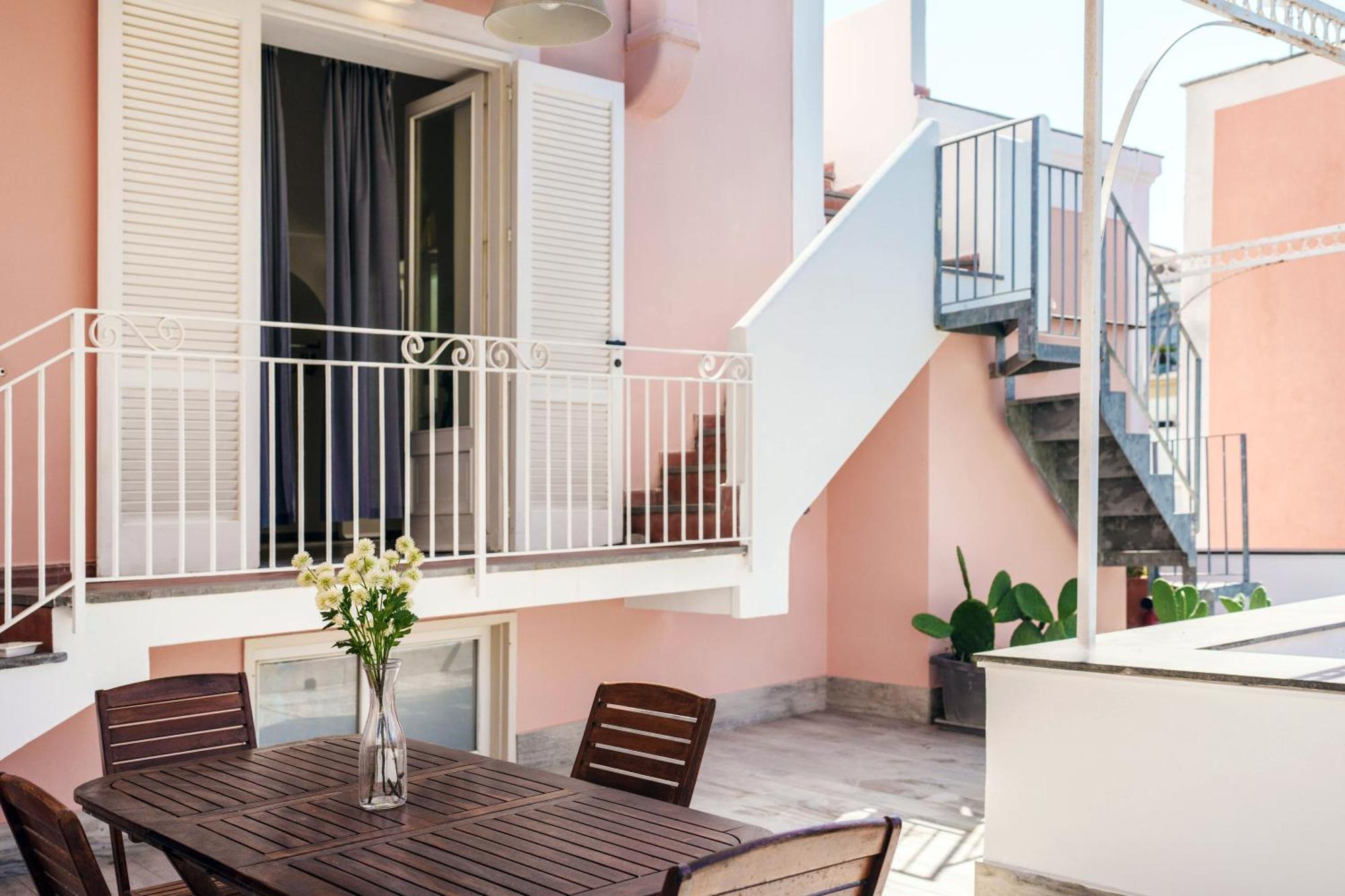 פרוסידה Gioia 13 Rooms & Apartments מראה חיצוני תמונה